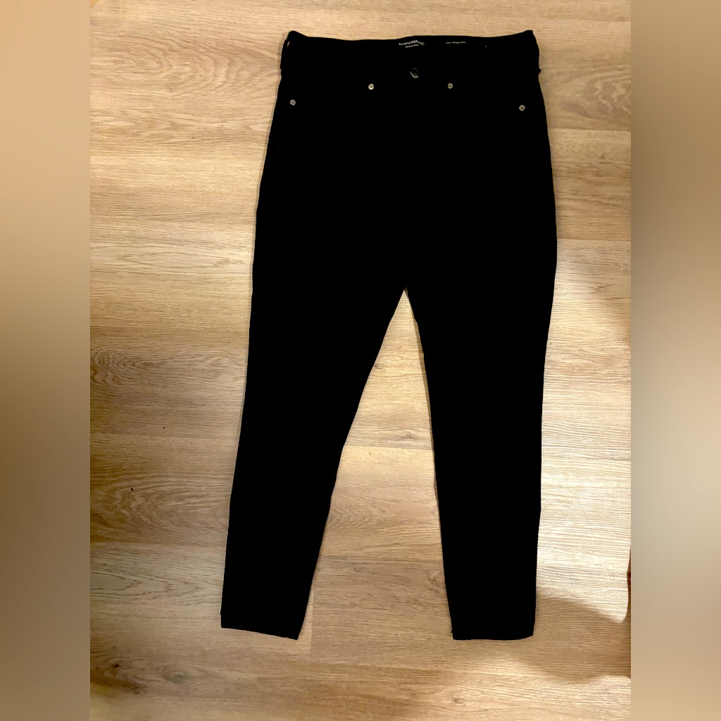 Women’s Banana Republic Black Curvy Mid Rise Skinny Jeans - Size 12
